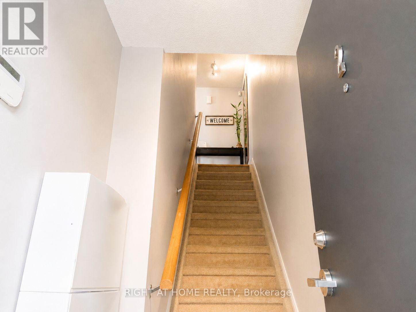 2 - 17 Cheltenham Road, Barrie, Ontario  L4M 0E7 - Photo 4 - S13579924