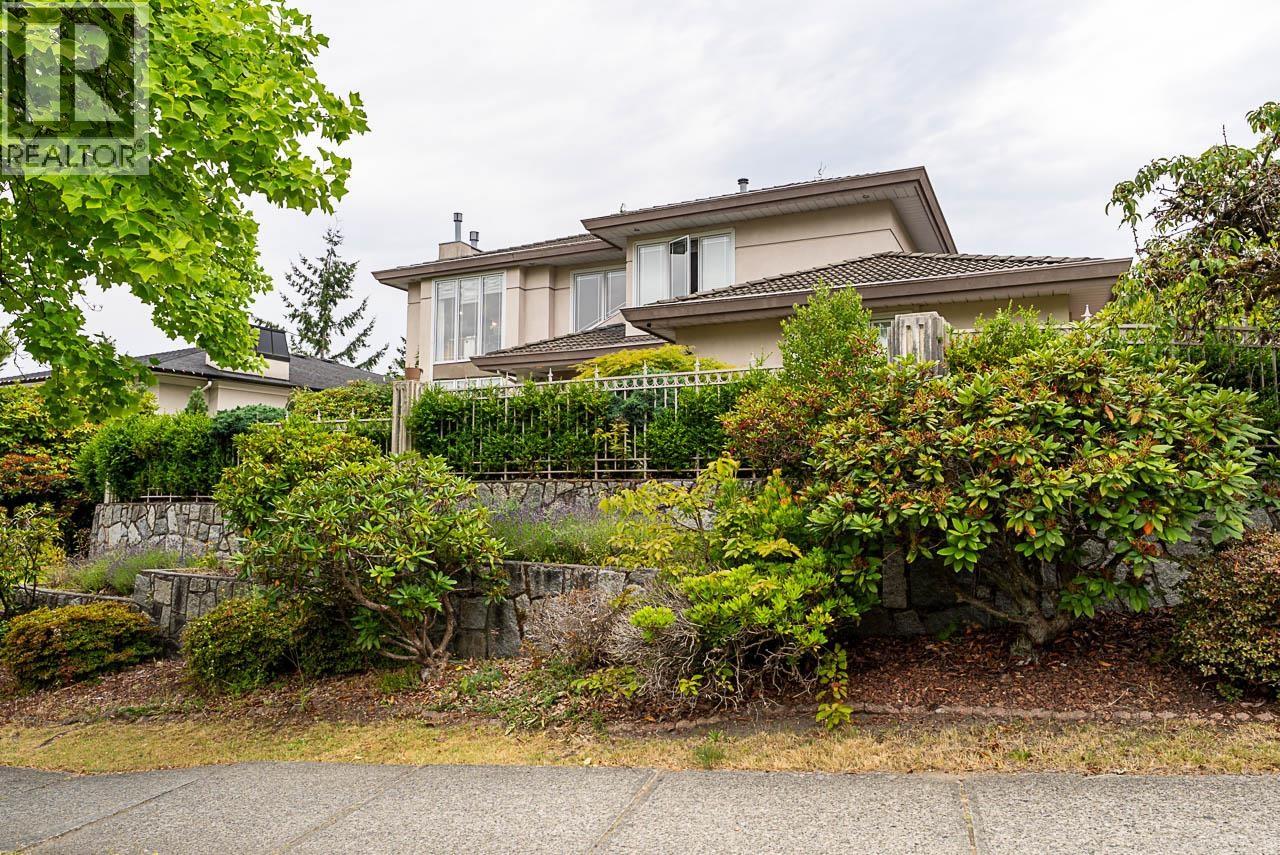 1548 Parkway Boulevard, Coquitlam, British Columbia  V3E 2Y5 - Photo 3 - R3147932