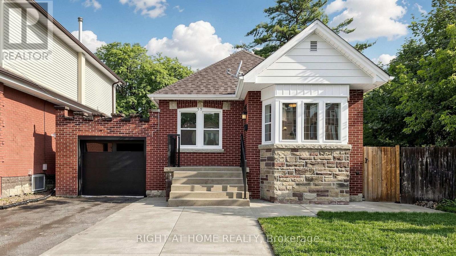 59 LONGWOOD ROAD N, Hamilton, Ontario