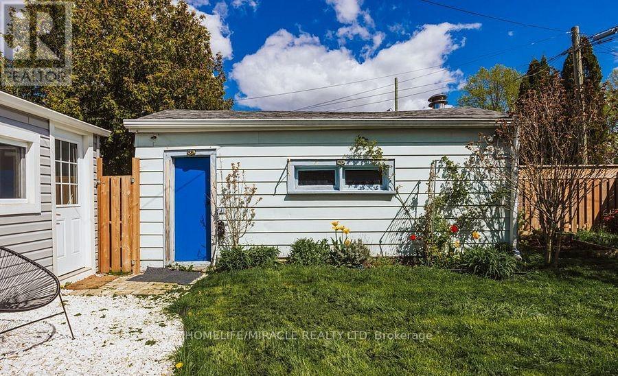 397 Pharmacy Avenue, Toronto, Ontario  M1L 3G4 - Photo 16 - E13600516