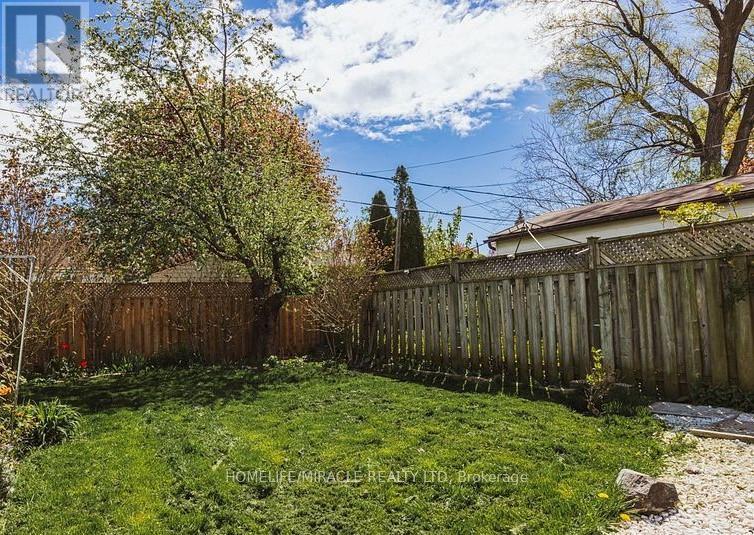 397 Pharmacy Avenue, Toronto, Ontario  M1L 3G4 - Photo 19 - E13600516
