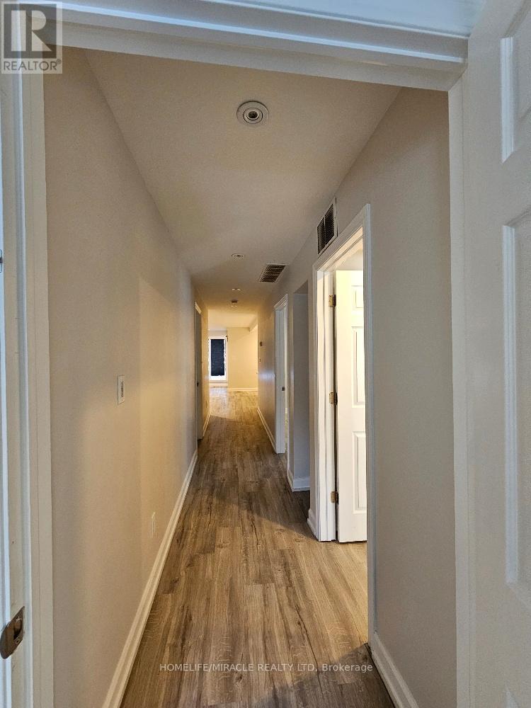 397 Pharmacy Avenue, Toronto, Ontario  M1L 3G4 - Photo 6 - E13600516