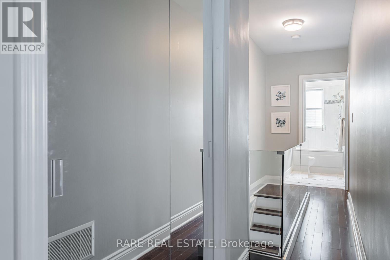 615 Miverton Boulevard, Toronto, Ontario  M4C 1X8 - Photo 21 - E13600524