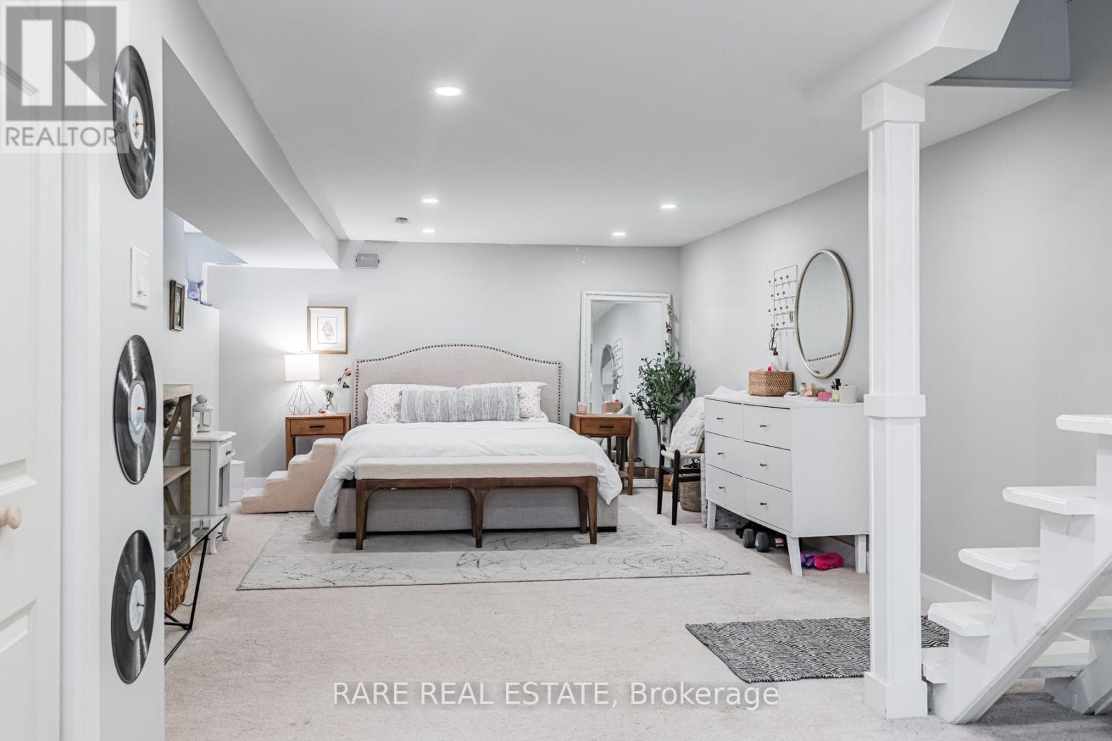 615 Miverton Boulevard, Toronto, Ontario  M4C 1X8 - Photo 35 - E13600524