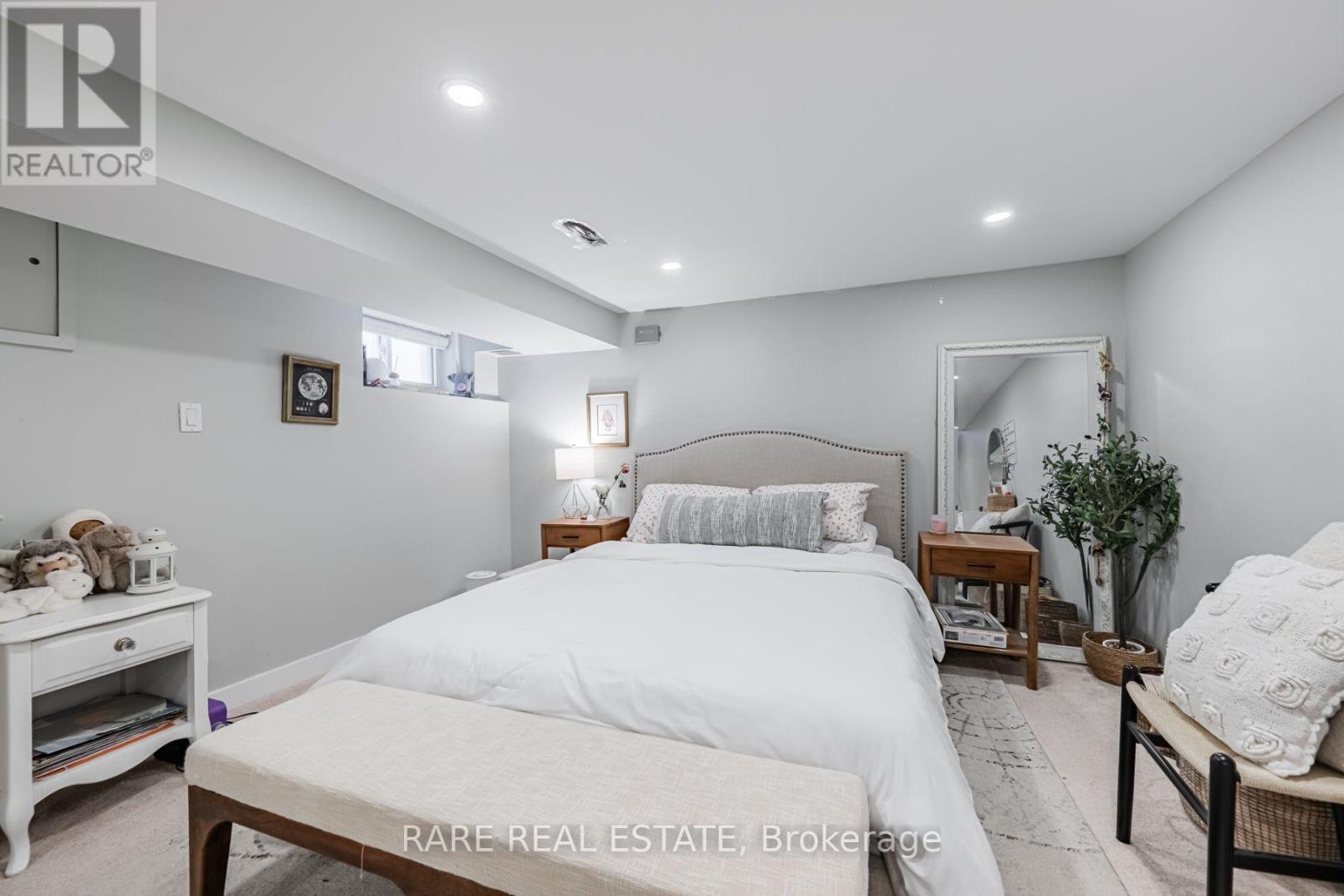 615 Miverton Boulevard, Toronto, Ontario  M4C 1X8 - Photo 37 - E13600524