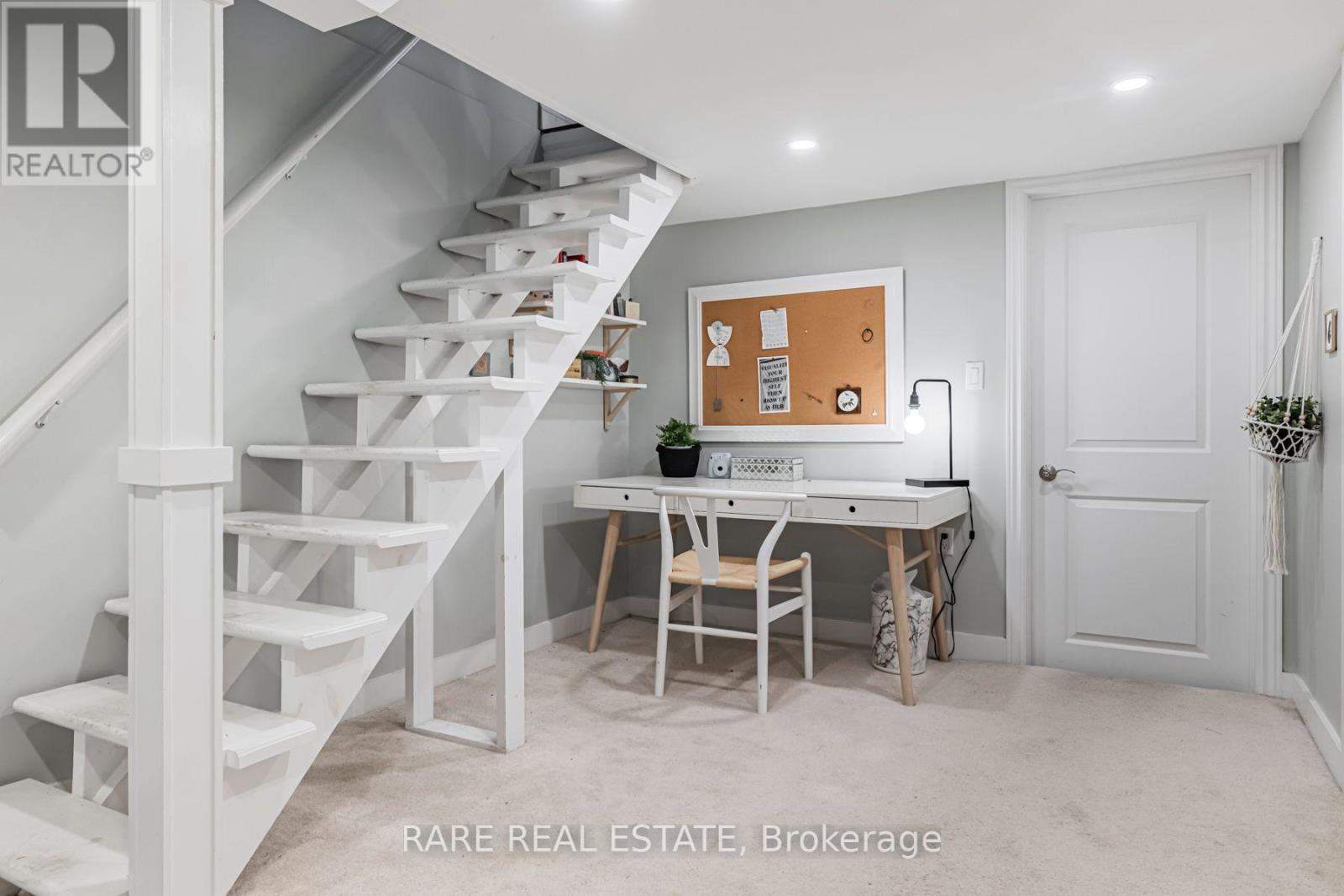 615 Miverton Boulevard, Toronto, Ontario  M4C 1X8 - Photo 41 - E13600524