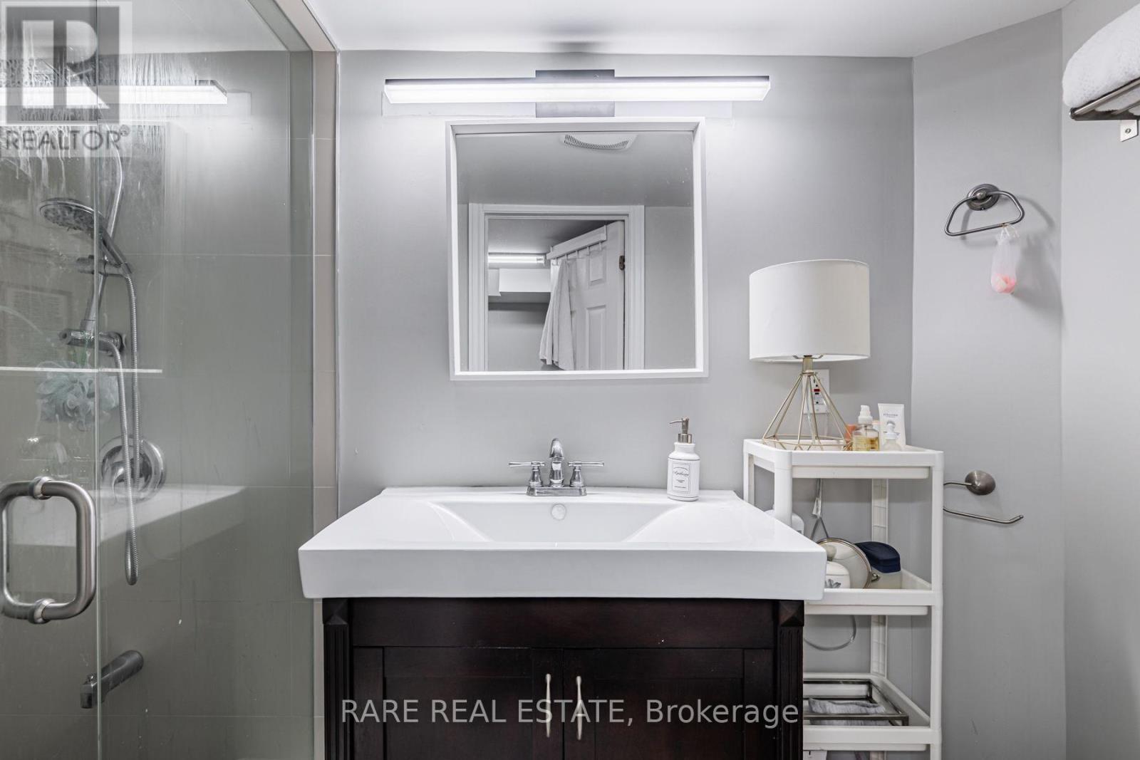 615 Miverton Boulevard, Toronto, Ontario  M4C 1X8 - Photo 42 - E13600524