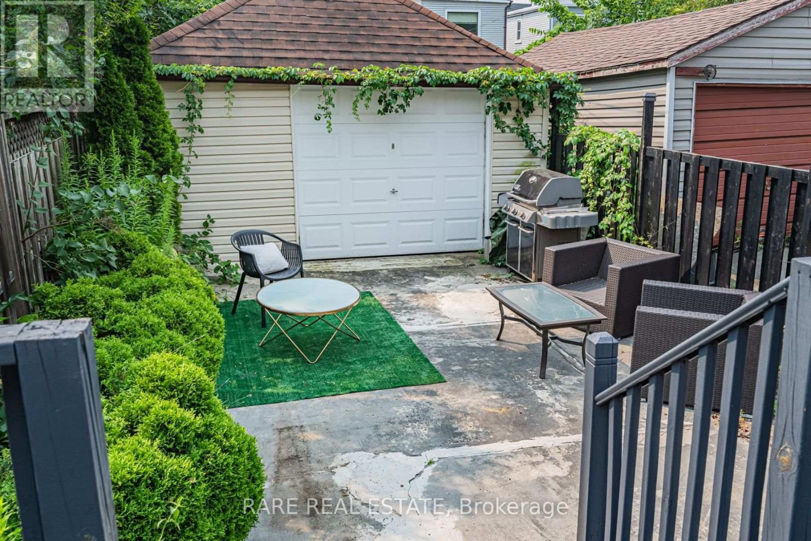 615 Miverton Boulevard, Toronto, Ontario  M4C 1X8 - Photo 45 - E13600524