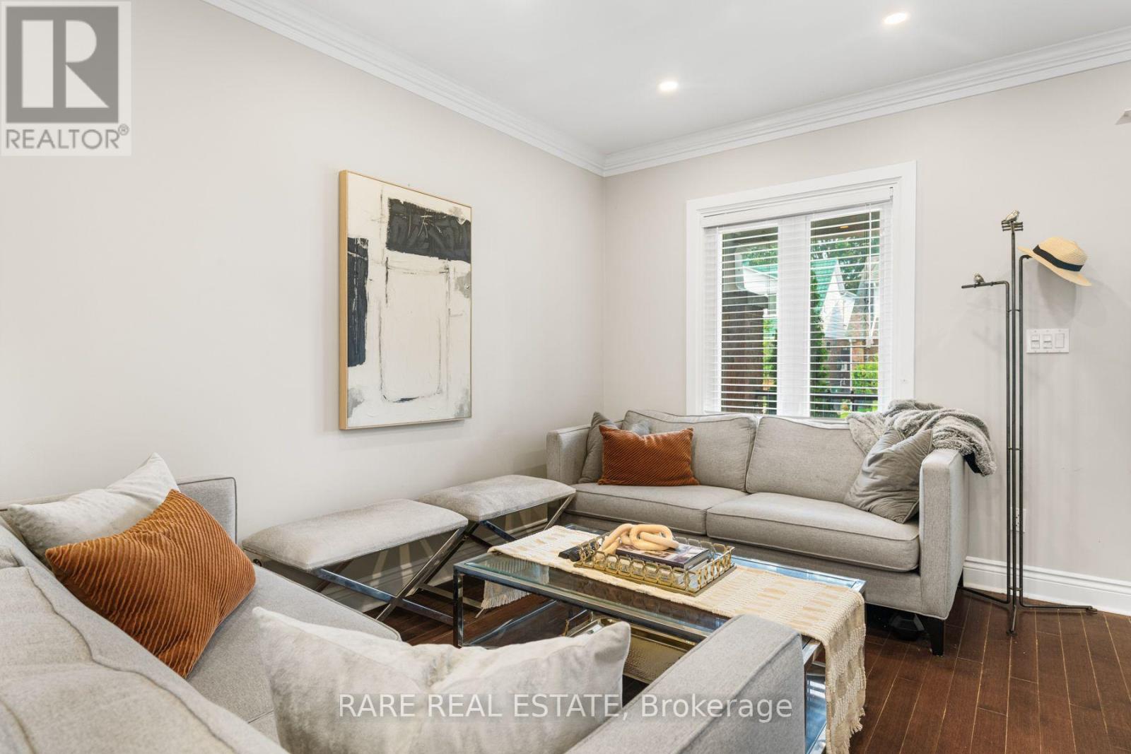 615 Miverton Boulevard, Toronto, Ontario  M4C 1X8 - Photo 7 - E13600524