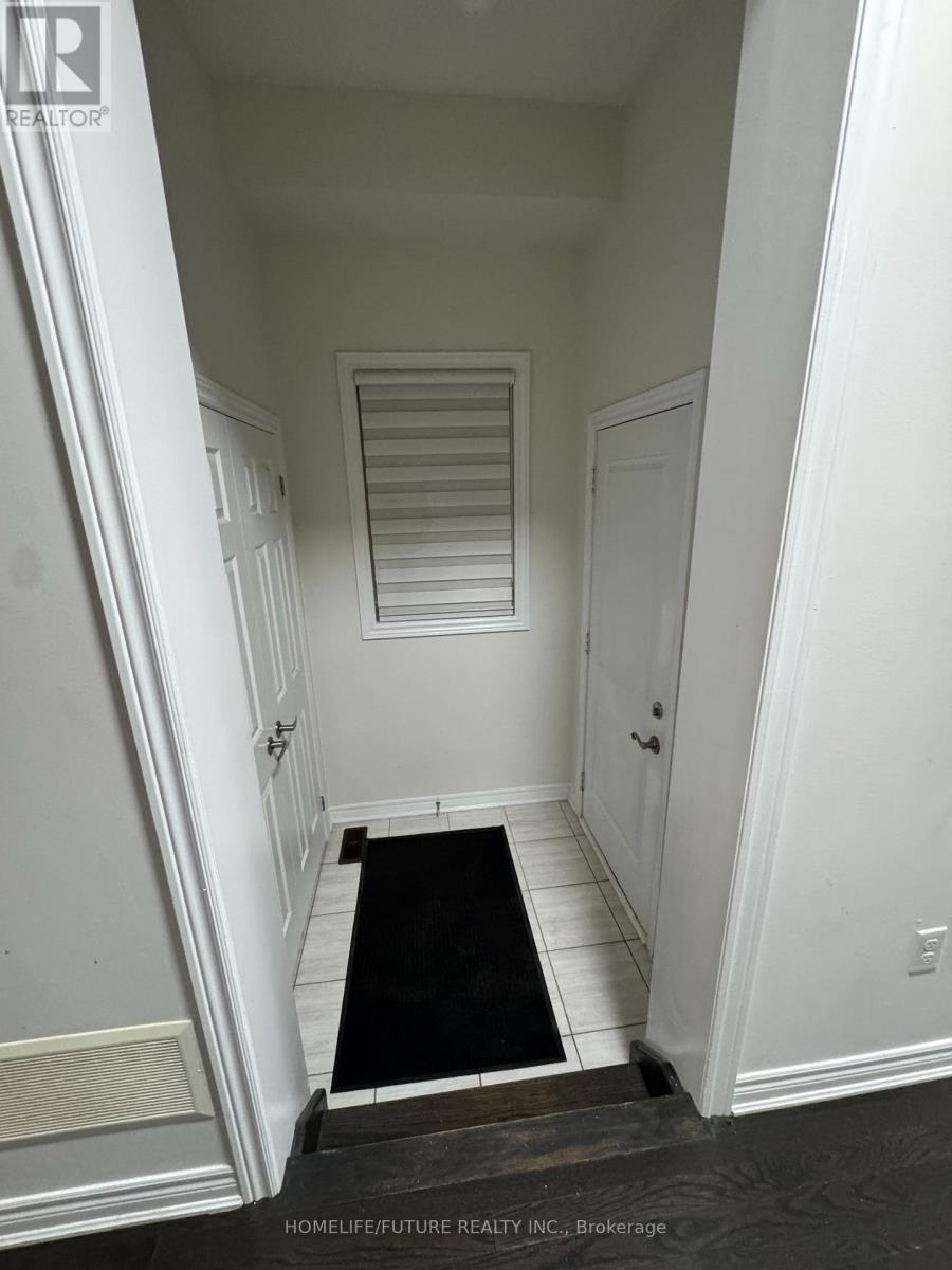 93 Titan Trail, Markham, Ontario  L3S 0E4 - Photo 2 - N13600514