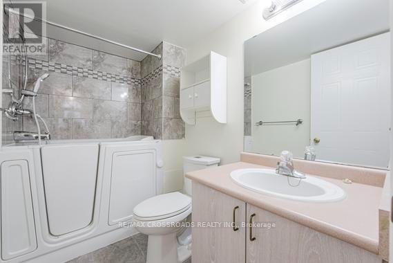 204 - 52 Sidney Belsey Crescent, Toronto, Ontario  M6M 5J1 - Photo 15 - W13535840