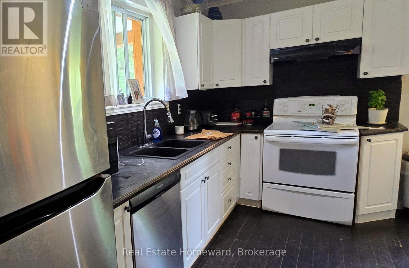 2896 Brunel Road N, Huntsville, Ontario  P1H 2J3 - Photo 13 - X13600298