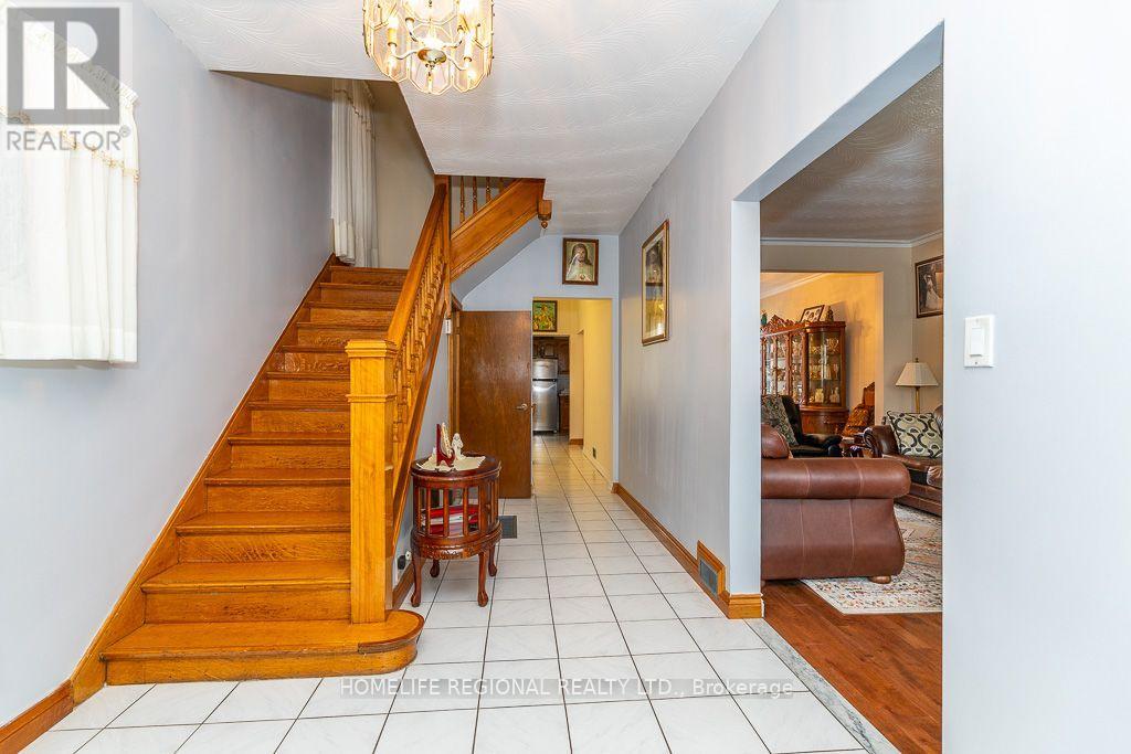 110 Grace Street, Toronto, Ontario  M6J 2S2 - Photo 4 - C13600544