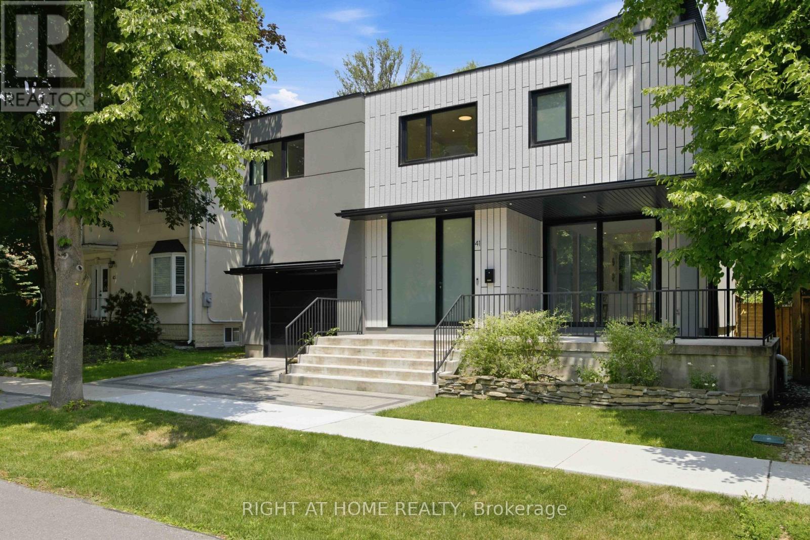 41 Bonnyview Drive, Toronto, Ontario  M8Y 3G7 - Photo 2 - W13600558