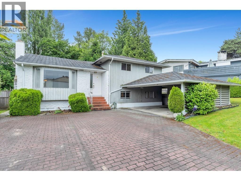 4936 Barker Crescent, Burnaby, British Columbia  V5G 3G5 - Photo 1 - R3149548