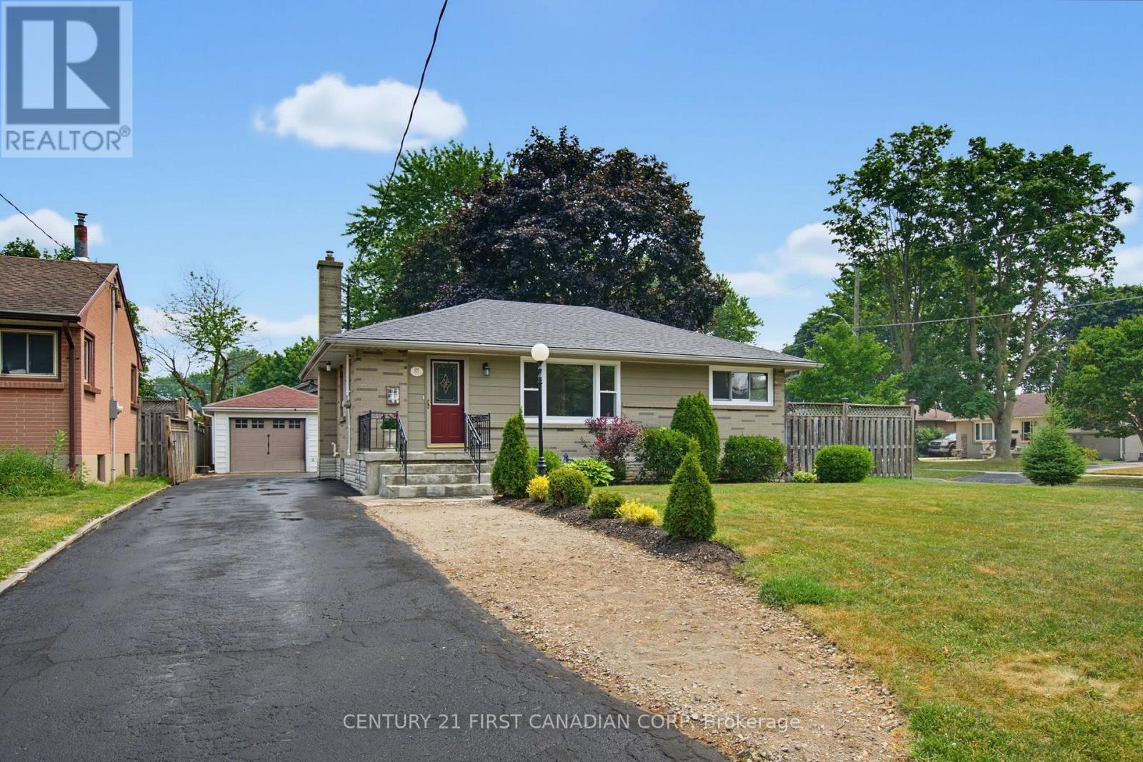 216 Winnipeg Street, London East, Ontario  N5W 4T9 - Photo 2 - X13600580