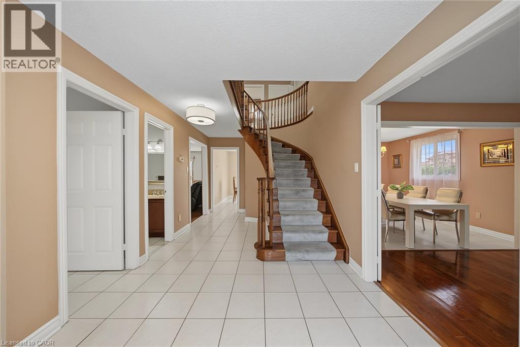 2 Cresthaven Drive, Stoney Creek, Ontario  L8E 4S4 - Photo 4 - 40849414