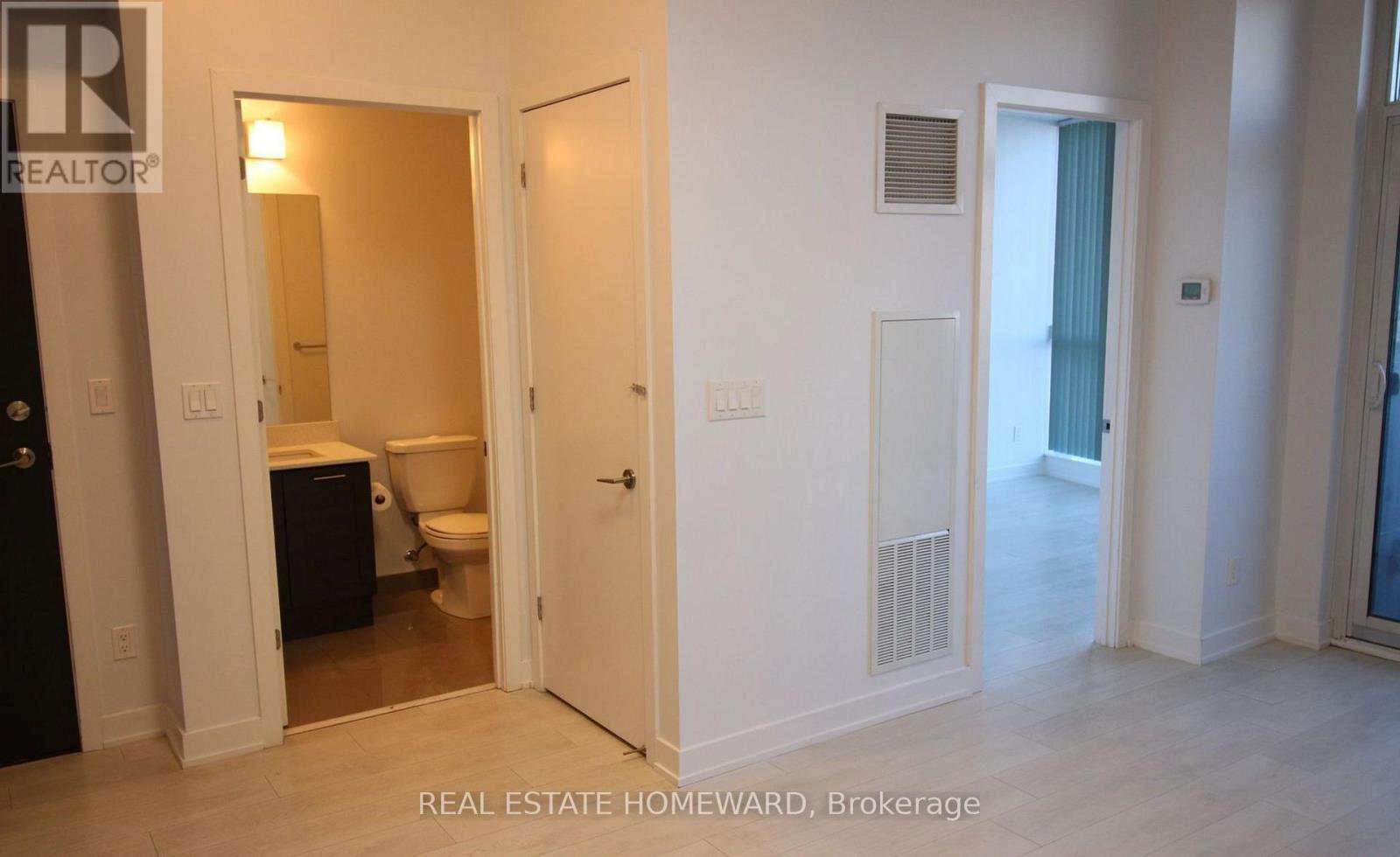 732 - 50 Bruyeres Mews, Toronto, Ontario  M5V 0A7 - Photo 2 - C13600636
