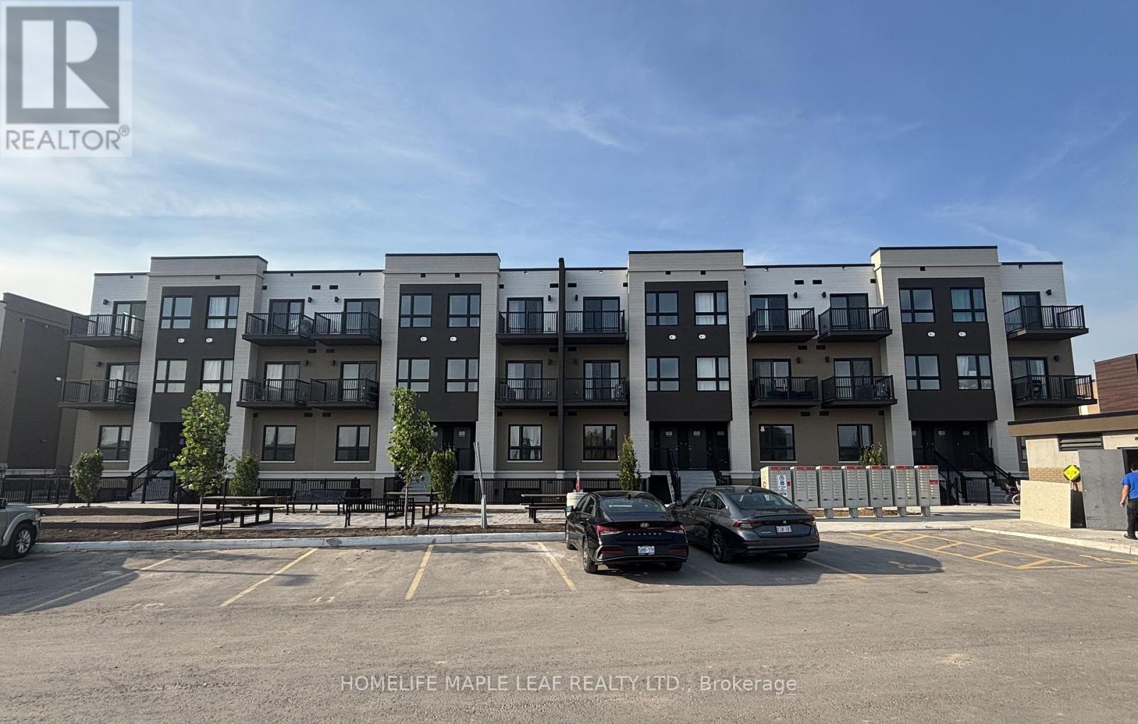 Q32 - 25 PALACE STREET, Kitchener, Ontario