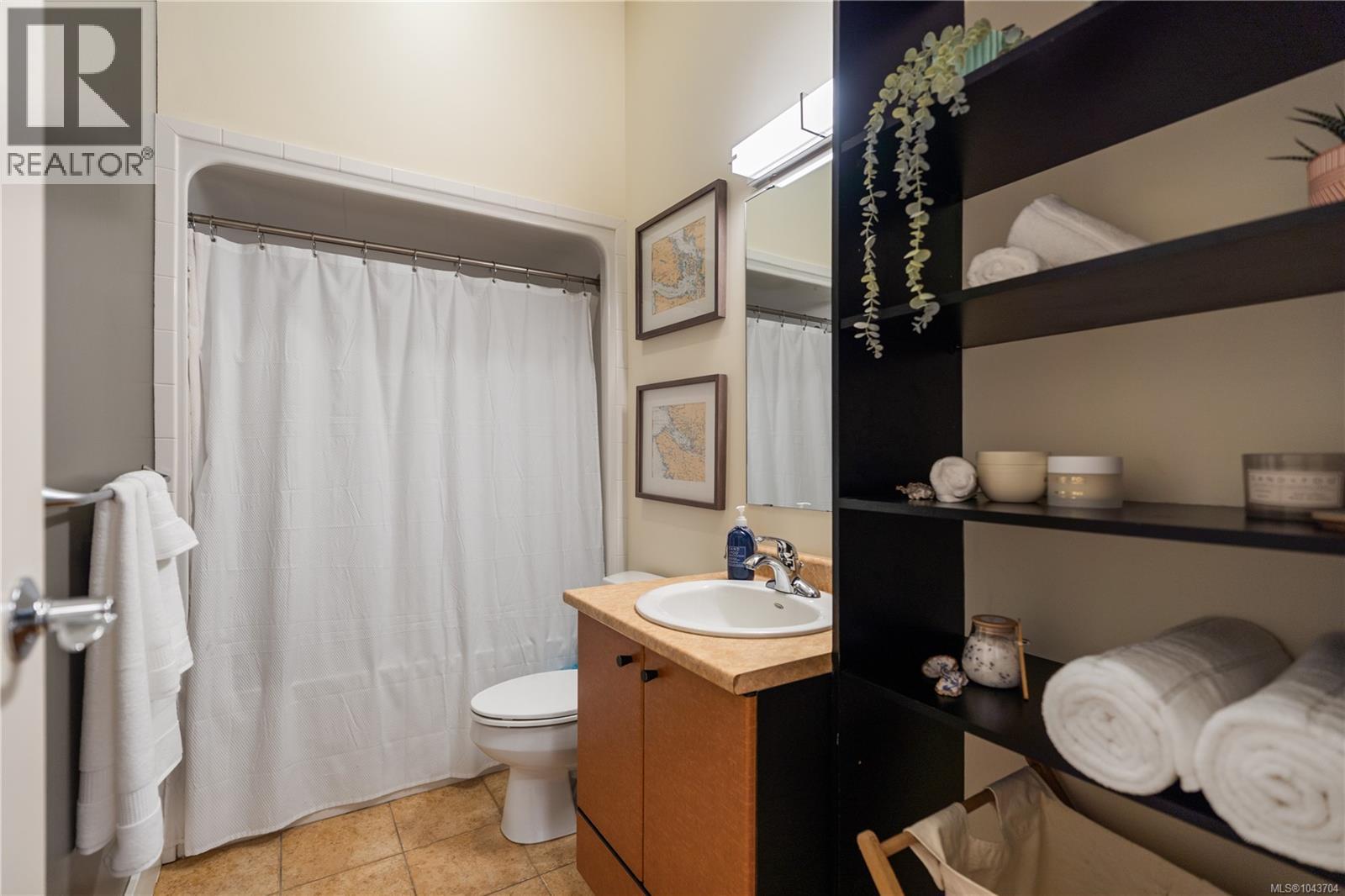 212 599 Pandora Ave — photo 11