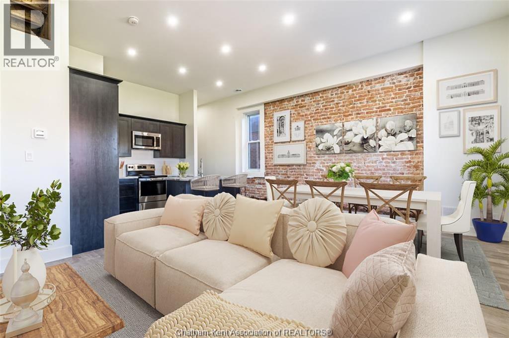 71 KING STREET East Unit# 203, Chatham