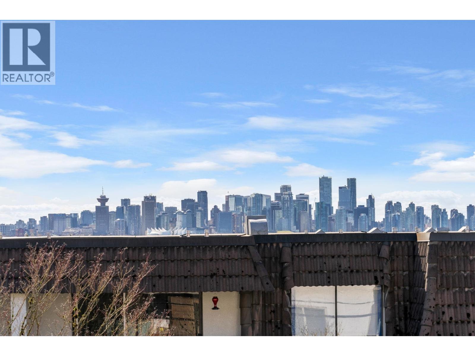 201 225 W 3RD STREET, North Vancouver, British Columbia
