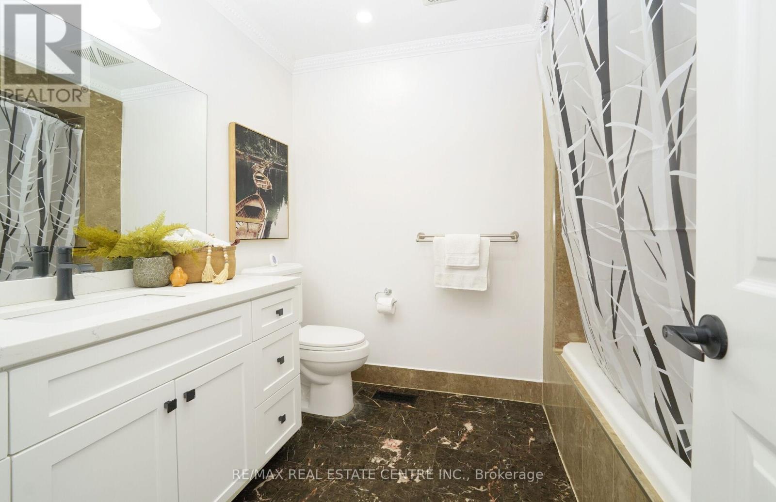 15 Donna Drive, Brampton, Ontario  L6Z 3T3 - Photo 24 - W13595030