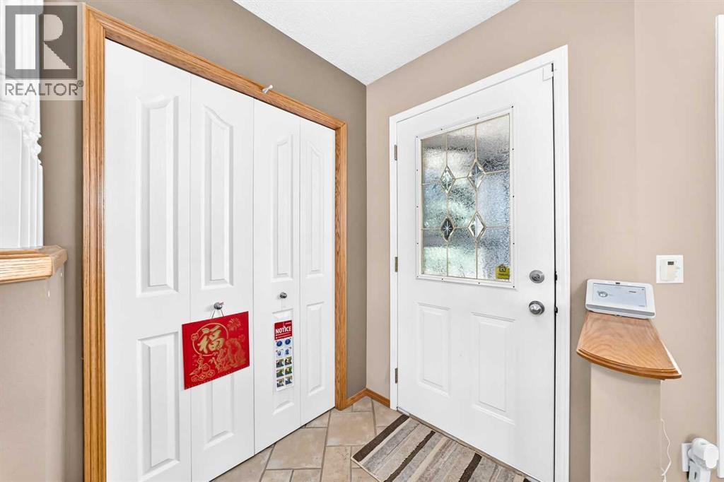 3767 Springbank Drive SW, Calgary, Alberta  T3H 4J5 - Photo 5 - A2328370