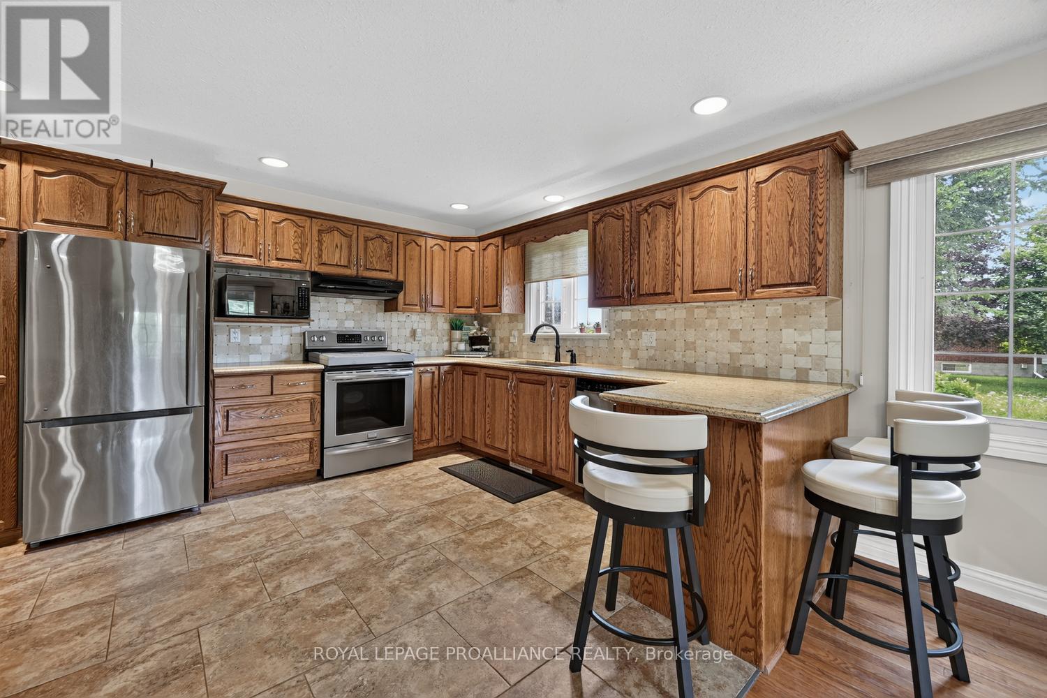 1099 Bridlewood Drive, Brockville, Ontario  K6V 7G2 - Photo 9 - X13600746