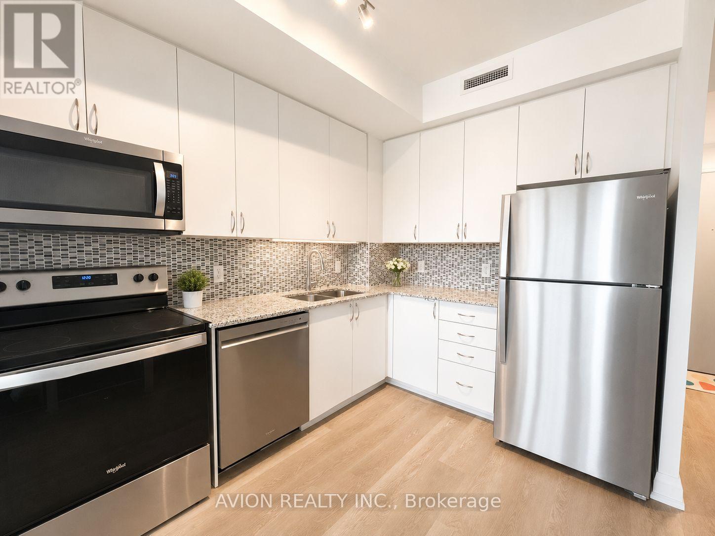 212 - 3220 Sheppard Avenue E, Toronto, Ontario  M1T 3K3 - Photo 2 - E13600736