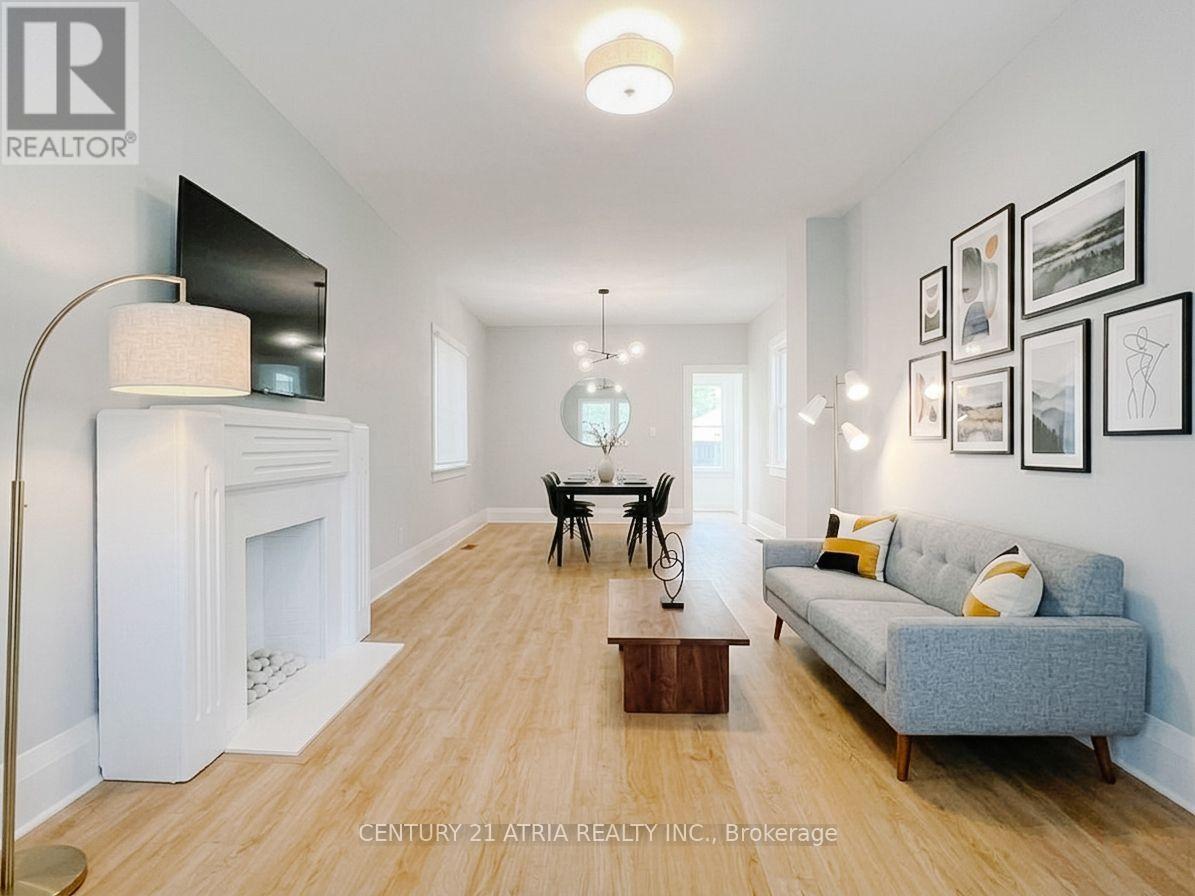63 Bastedo Avenue, Toronto, Ontario  M1T 1P5 - Photo 4 - E13600320