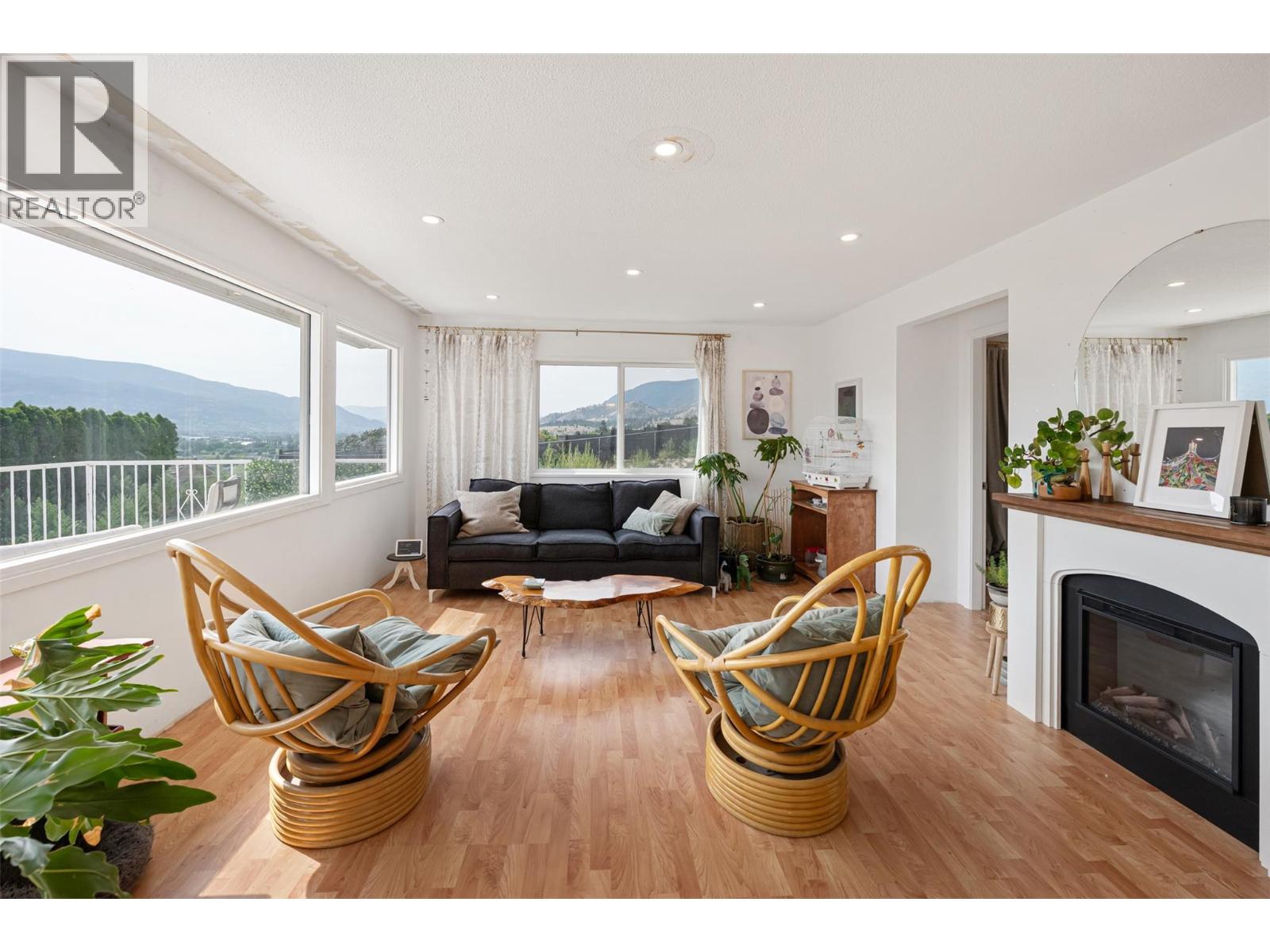1617 Sparton Drive, Penticton, British Columbia  V2A 8Z5 - Photo 8 - 10395262