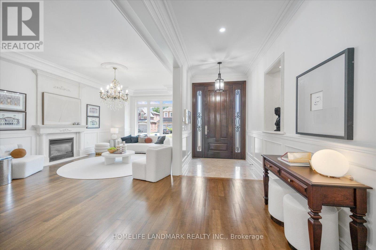 92 Caines Avenue, Toronto, Ontario  M2R 2L3 - Photo 2 - C13600792
