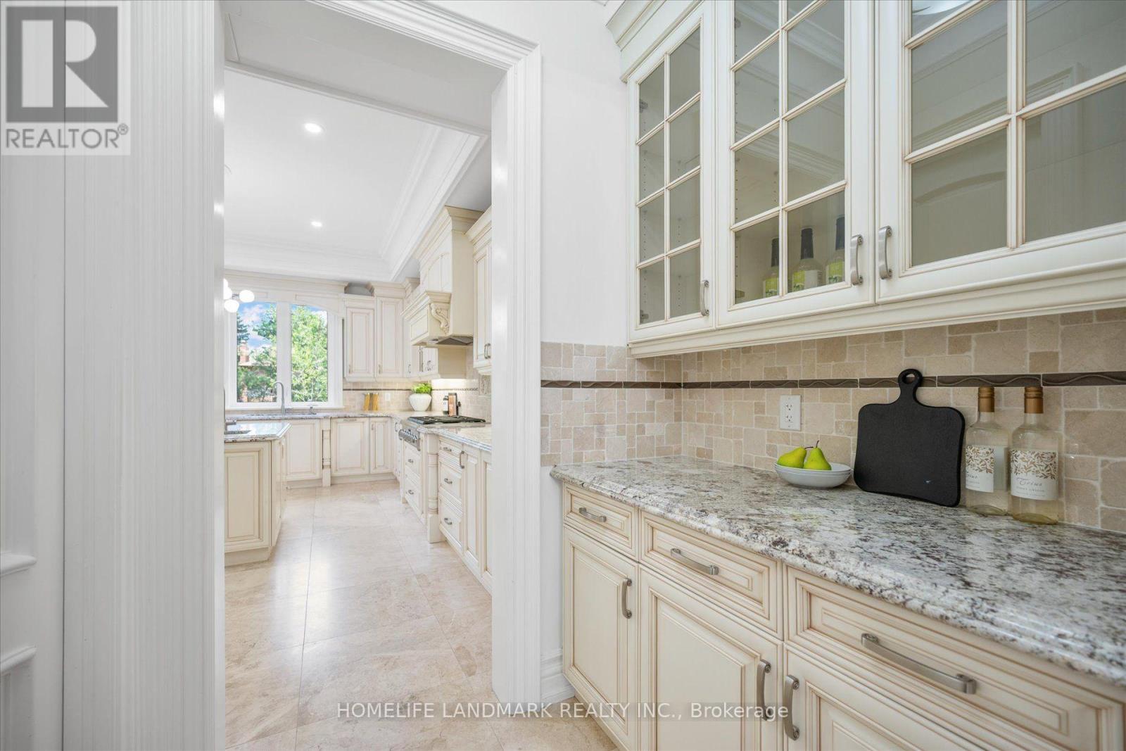 92 Caines Avenue, Toronto, Ontario  M2R 2L3 - Photo 9 - C13600792