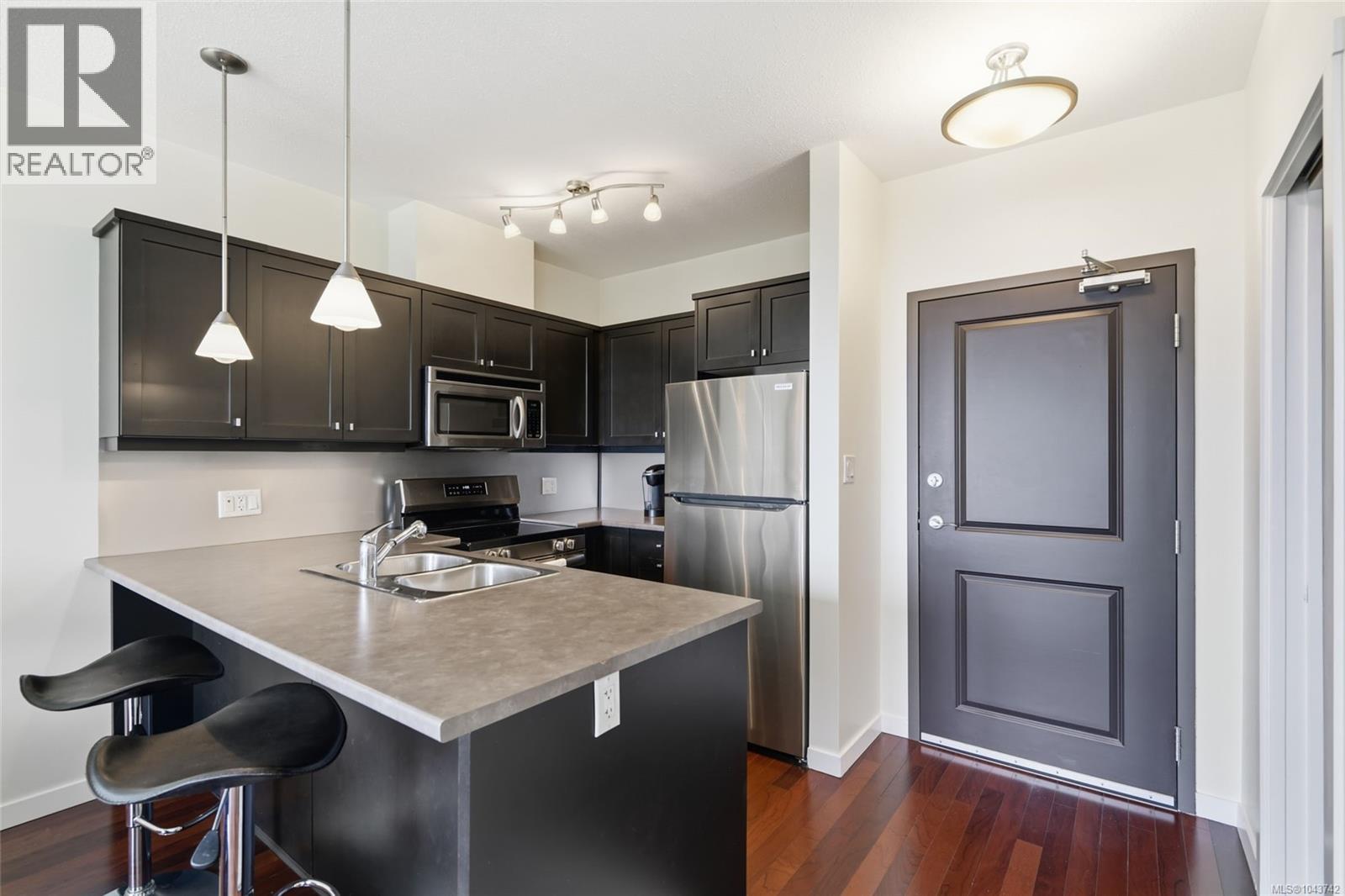 304 555 Franklyn St, Nanaimo, British Columbia V9R 2X9 - Photo 6 - 1043742