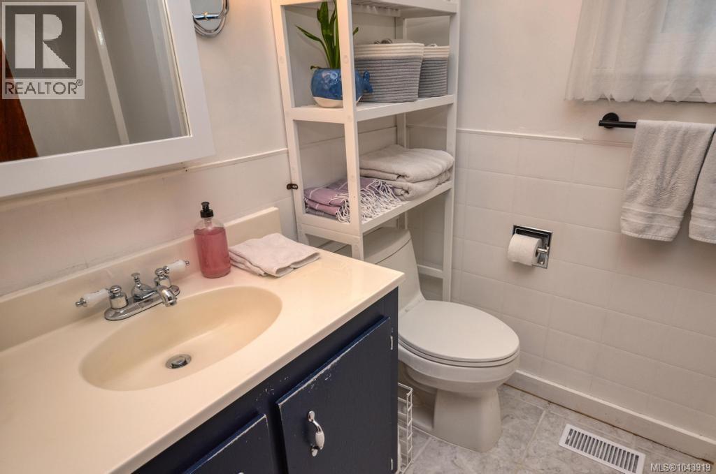 871 Fleming St, Esquimalt, British Columbia V9A 5V3 - Photo 10 - 1043919