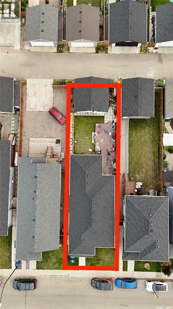 418 Ells Way, Saskatoon, Saskatchewan  S7L 6K6 - Photo 2 - SK043575