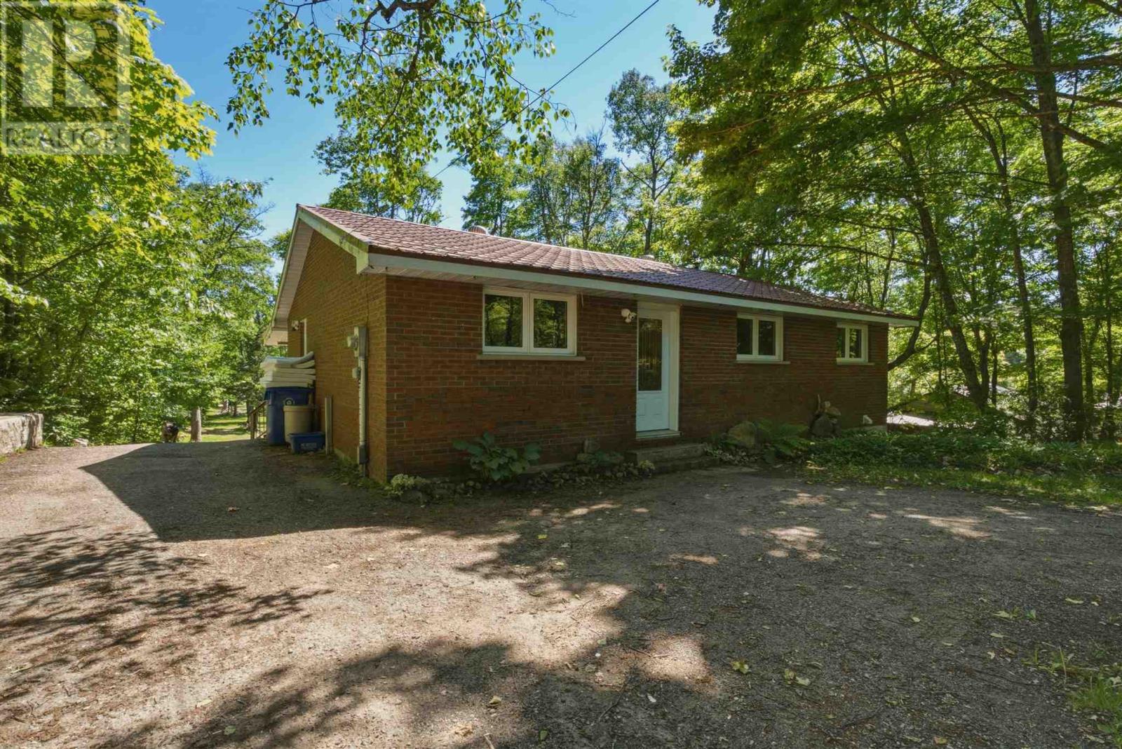 9 Cameron Rd, Heyden, Ontario  P6A 5K7 - Photo 2 - SM261661