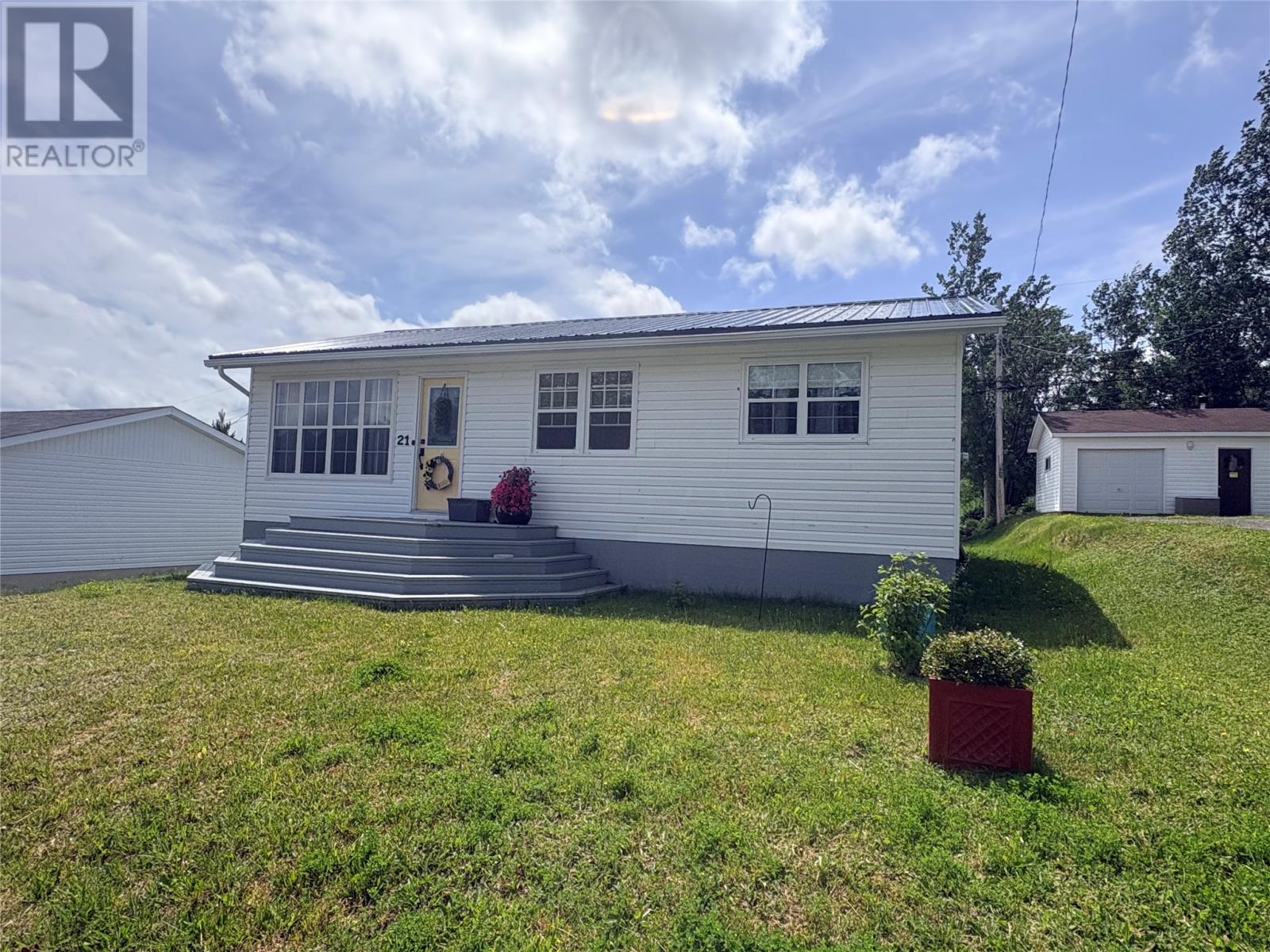 21 Harbourview Terrace, Lewisporte, Newfoundland & Labrador A0G 3A0 - Photo 1 - 1300624