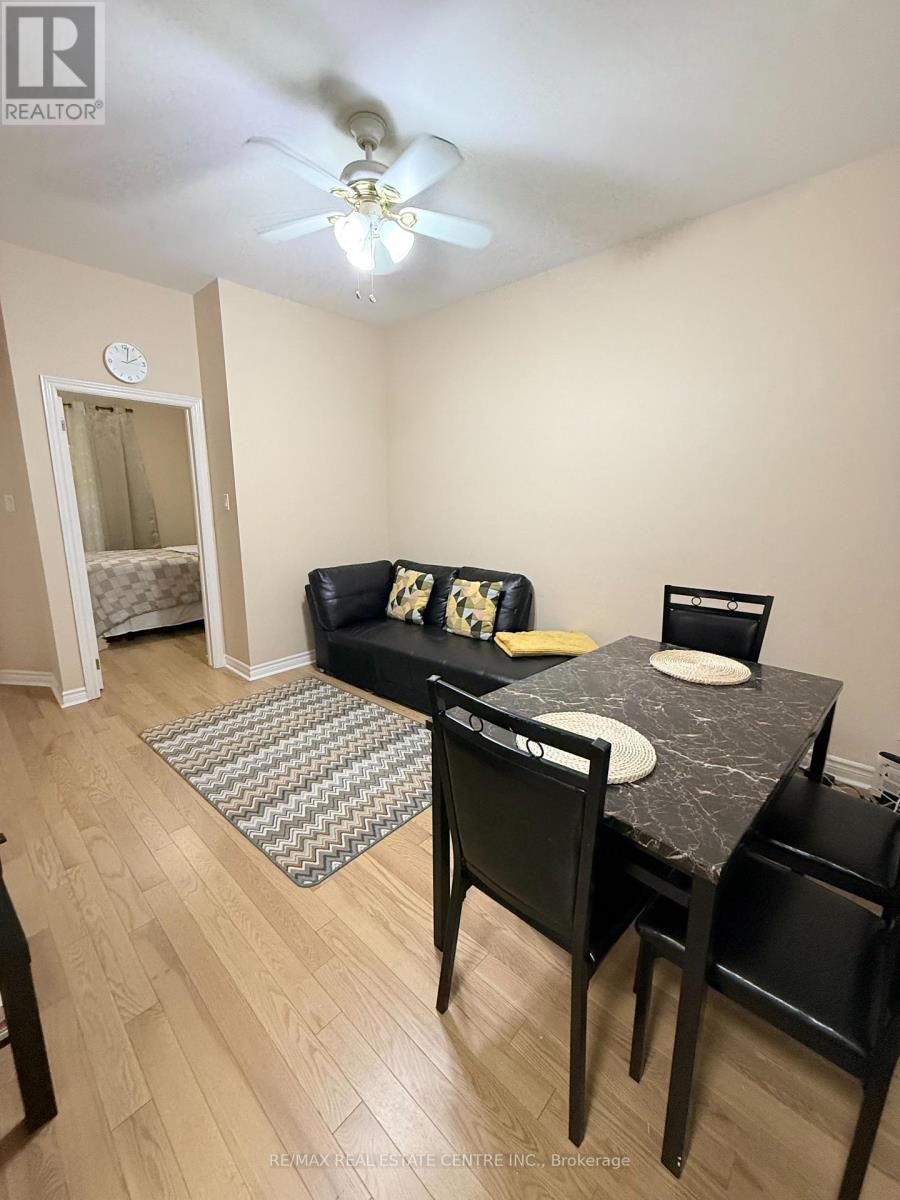 6 Ray Avenue, Toronto, Ontario  M6M 2A8 - Photo 2 - W13579050