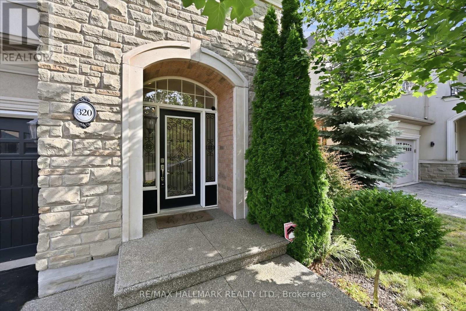 320 Turning Leaf Road, Oakville, Ontario  L6L 6W7 - Photo 2 - W13600928