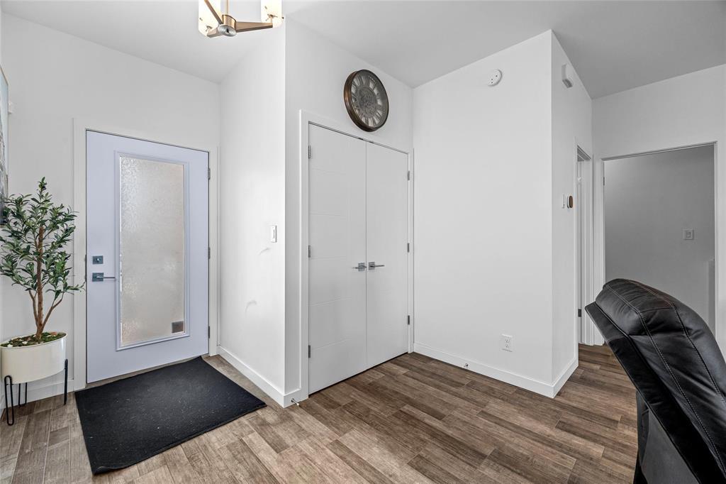 79 Bell Gardens Cove, Winnipeg, Manitoba  R3Y 2E9 - Photo 6 - 202618539