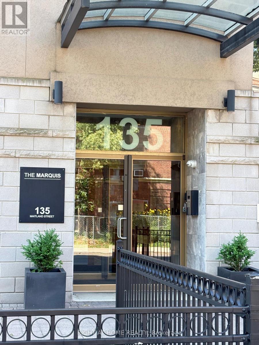 204 - 135 MAITLAND STREET S, Toronto, Ontario
