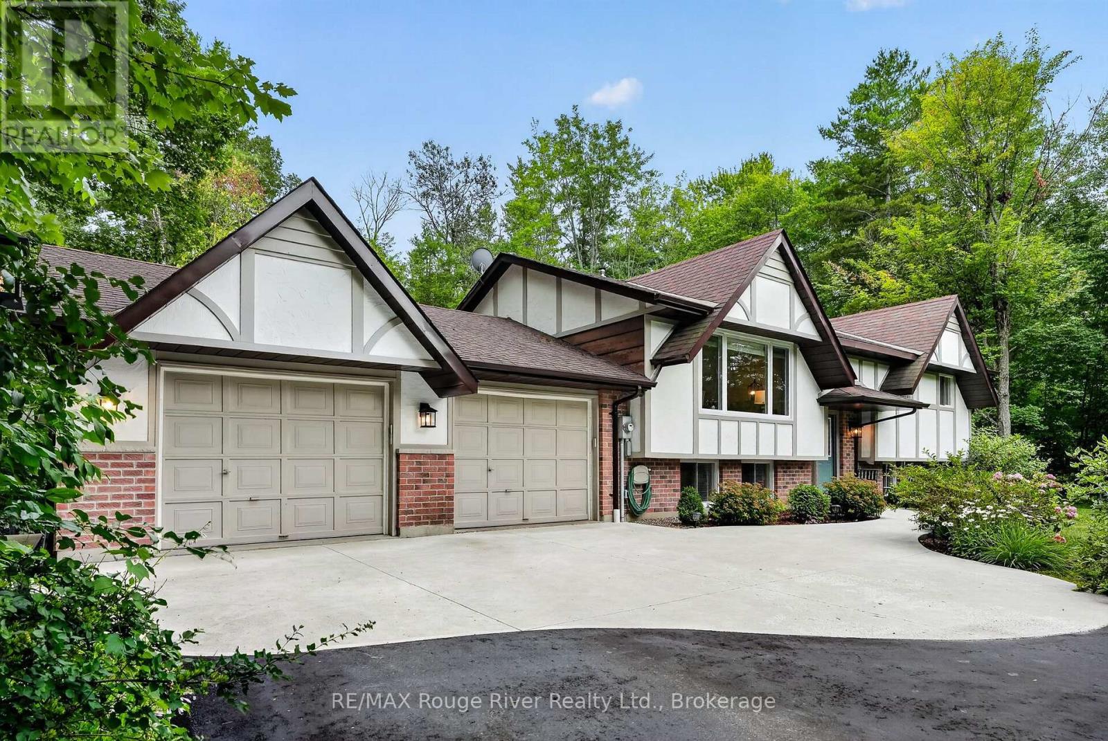 221 COLONIAL DRIVE, Quinte West, Ontario