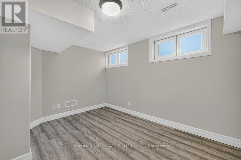 236 Neilson Avenue, Waterloo, Ontario N2J 2M3 - Photo 42 - X13599774