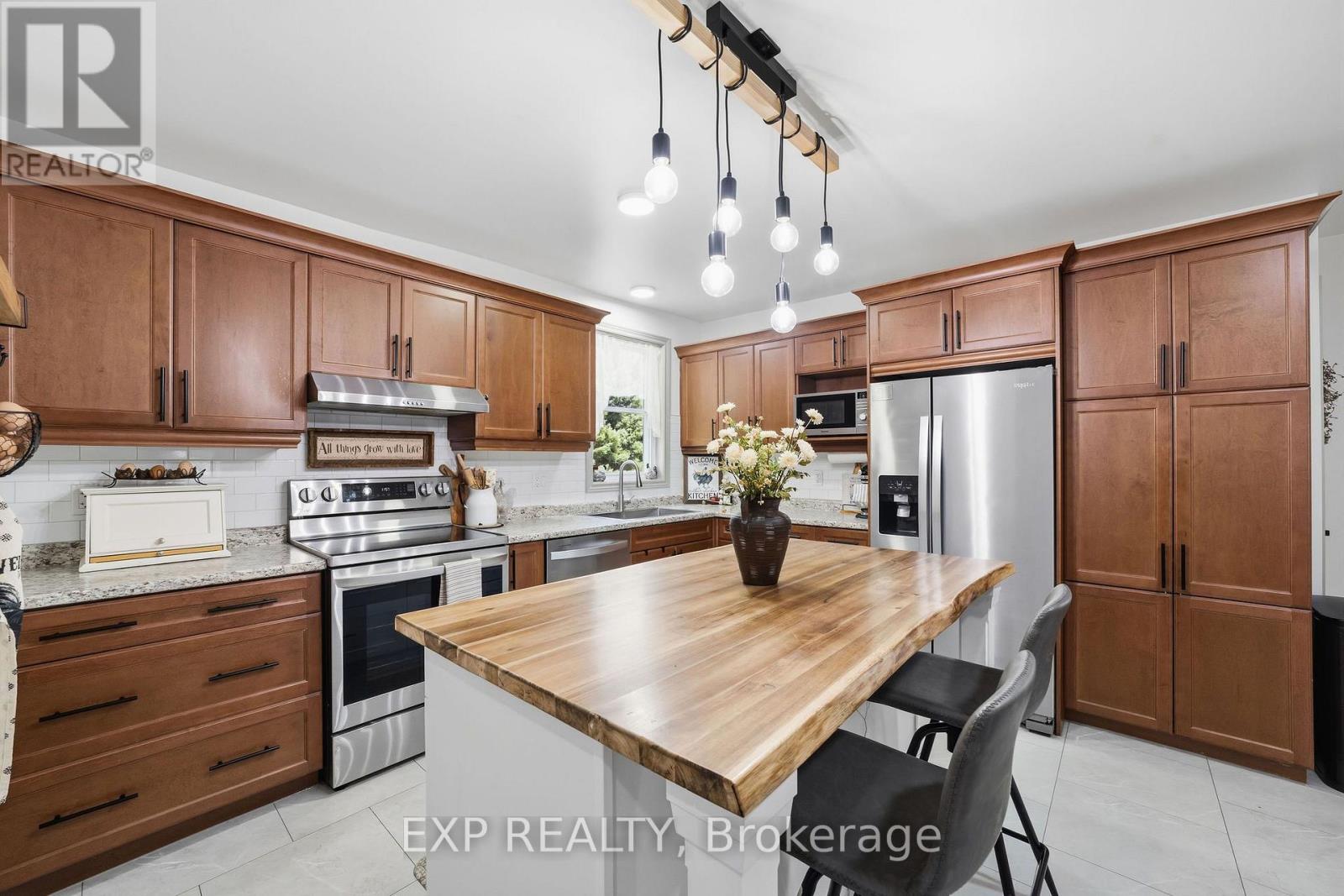 21243 Taits Road, Southwest Middlesex, Ontario  N0L 1M0 - Photo 10 - X13601254