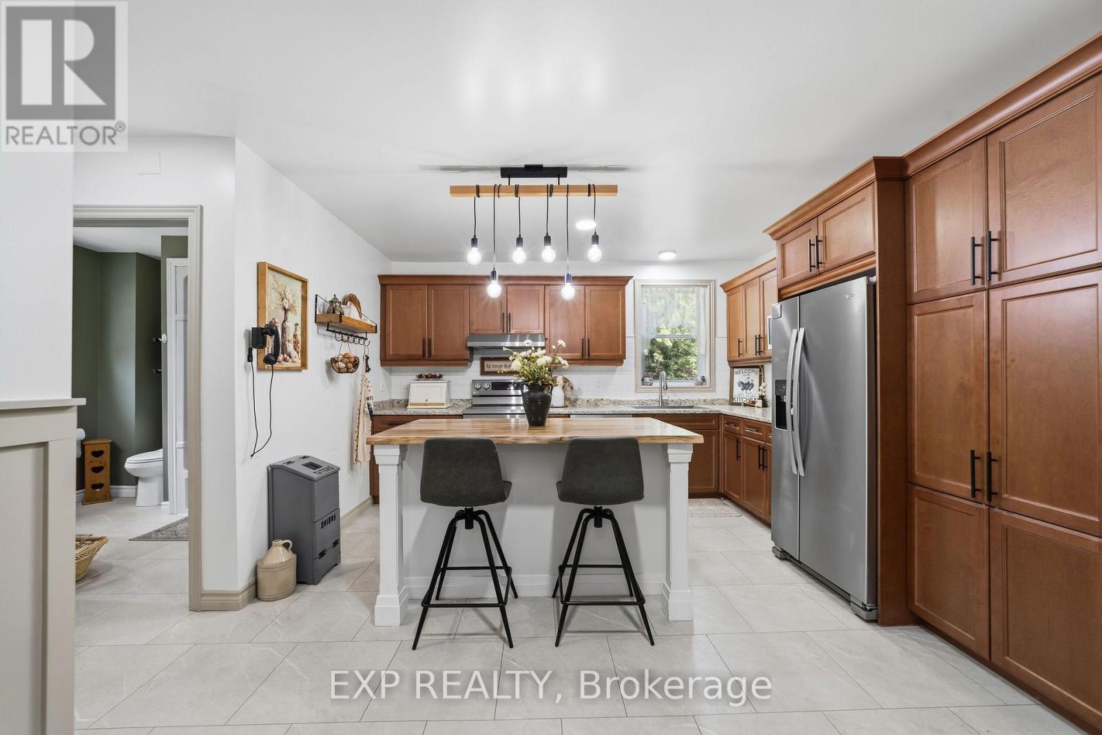 21243 Taits Road, Southwest Middlesex, Ontario  N0L 1M0 - Photo 8 - X13601254