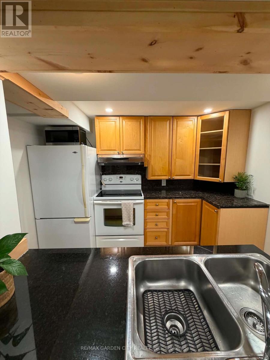 24 Lora Street, St. Catharines, Ontario  L2N 3S5 - Photo 8 - X13601152