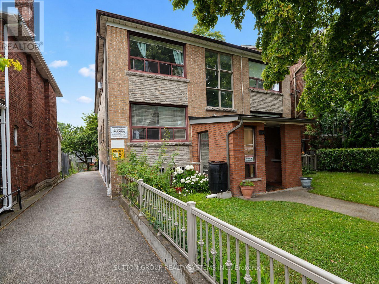 324 LAUDER AVENUE, Toronto, Ontario
