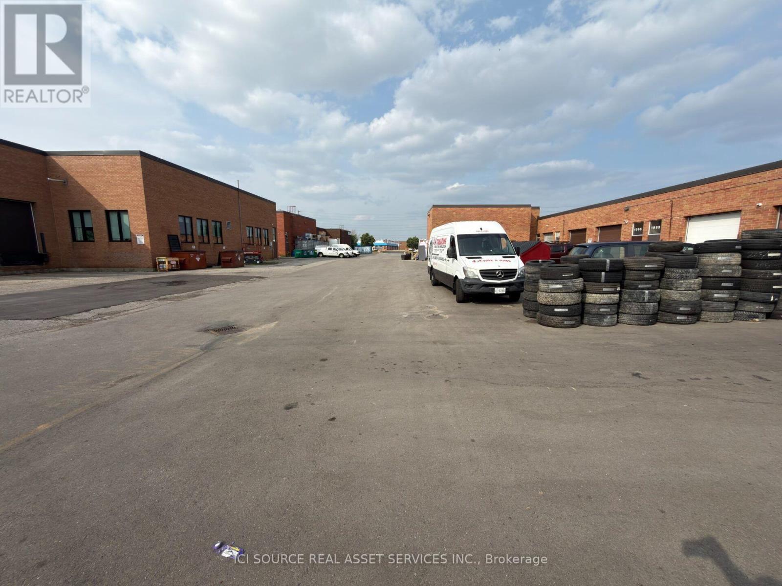 4 - 1077 Britannia Road E, Mississauga, Ontario  L4W 3X1 - Photo 13 - W13601072